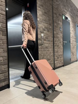 🧳✨ Kufry za SUPER ceny! ✨🧳 Mrkni, jaké skvělé kousky máme právě teď v akci 👉 stačí swajpnout! 👈 ⚡️ Akce platí jen do...